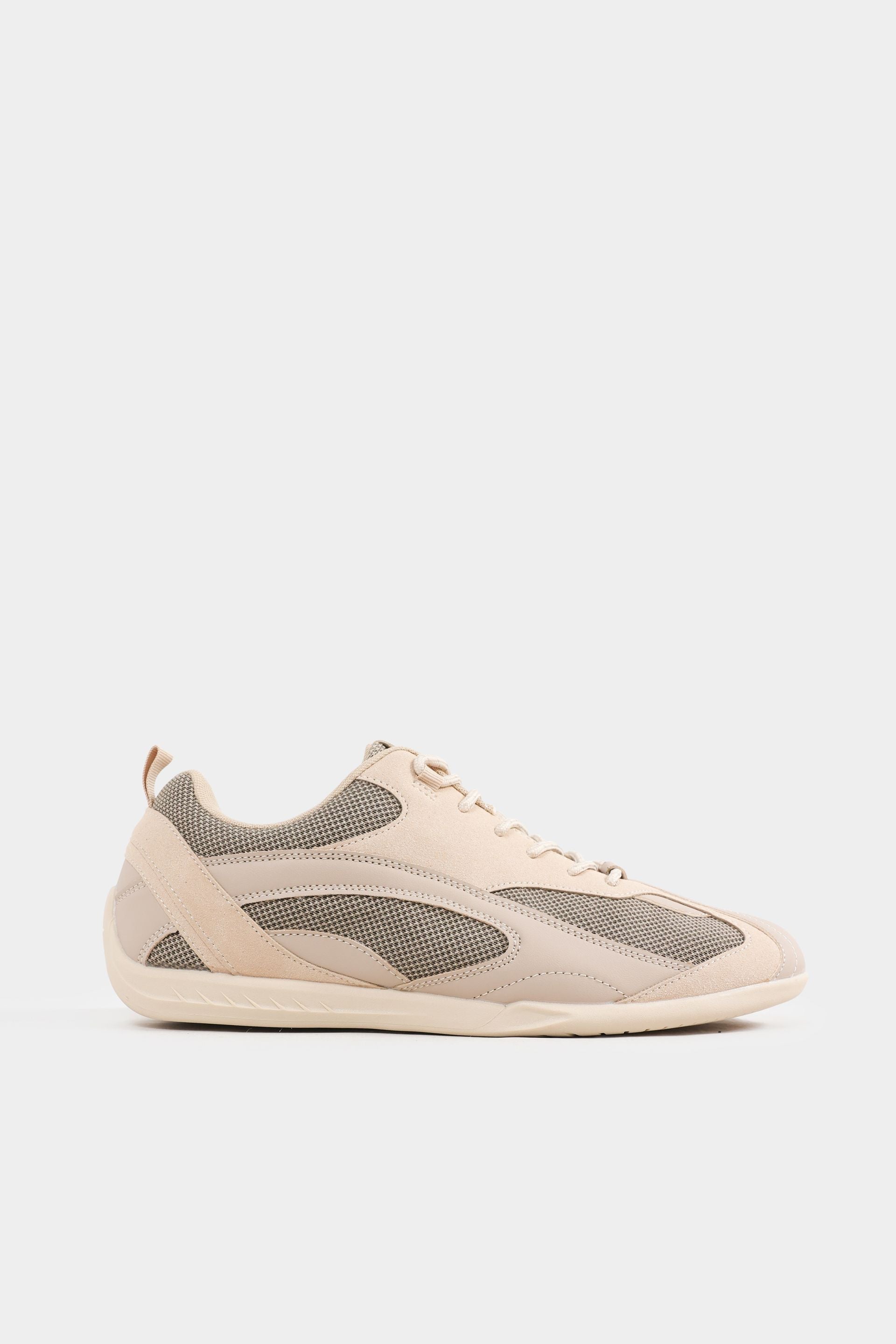 Multi-Piece Mesh Trainers